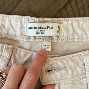 Abercrombie & Fitch Loose High Rise Jeans Size 12R/31